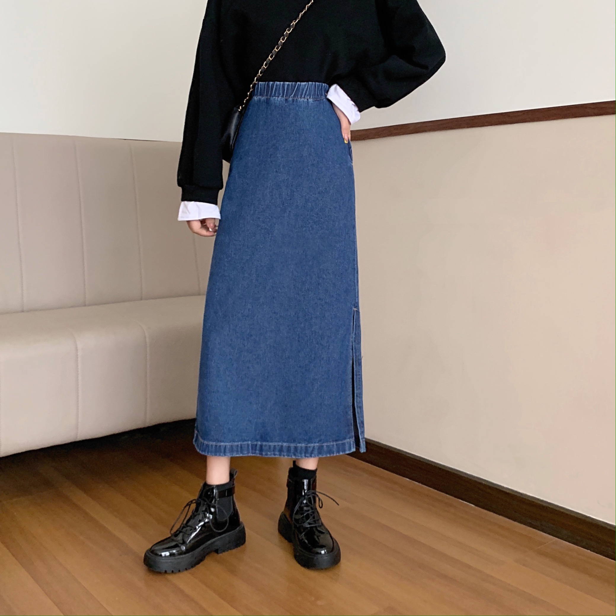 Real shot of new elastic waist split skirt mid length denim skirt in autumn and winter 2020