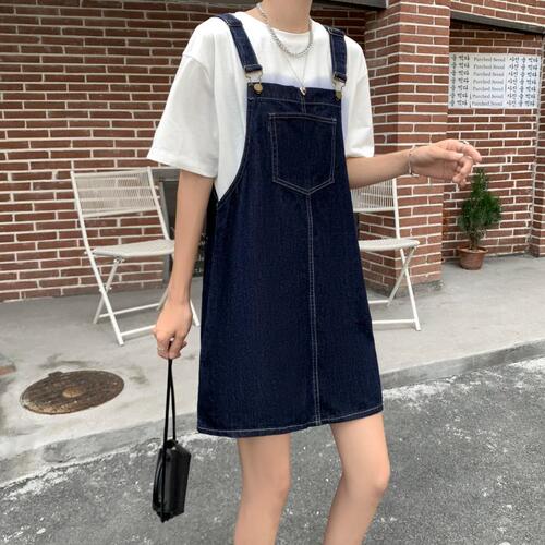 Real shooting of new loose and thin straight tube denim suspender skirt in summer