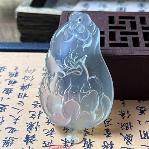 天然岫玉梅花鹿吊坠保真通透随型