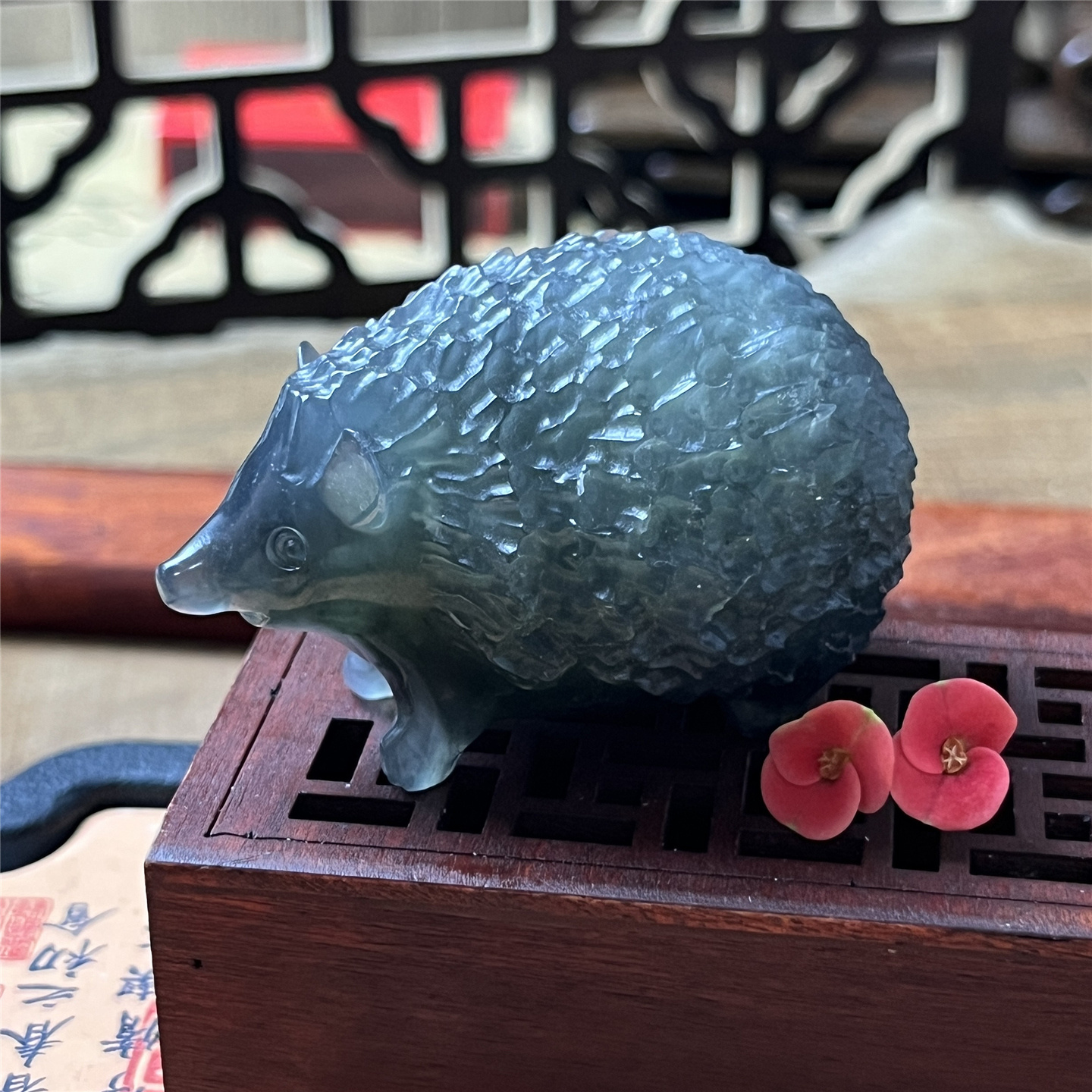天然岫玉水墨刺猬案头小摆件立体