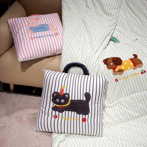 卡通小狗抱枕被子两用汽车靠枕