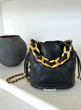 韩国东大门代购cona2022菱格链条抽绳小羊皮潮流水桶包单肩斜跨女