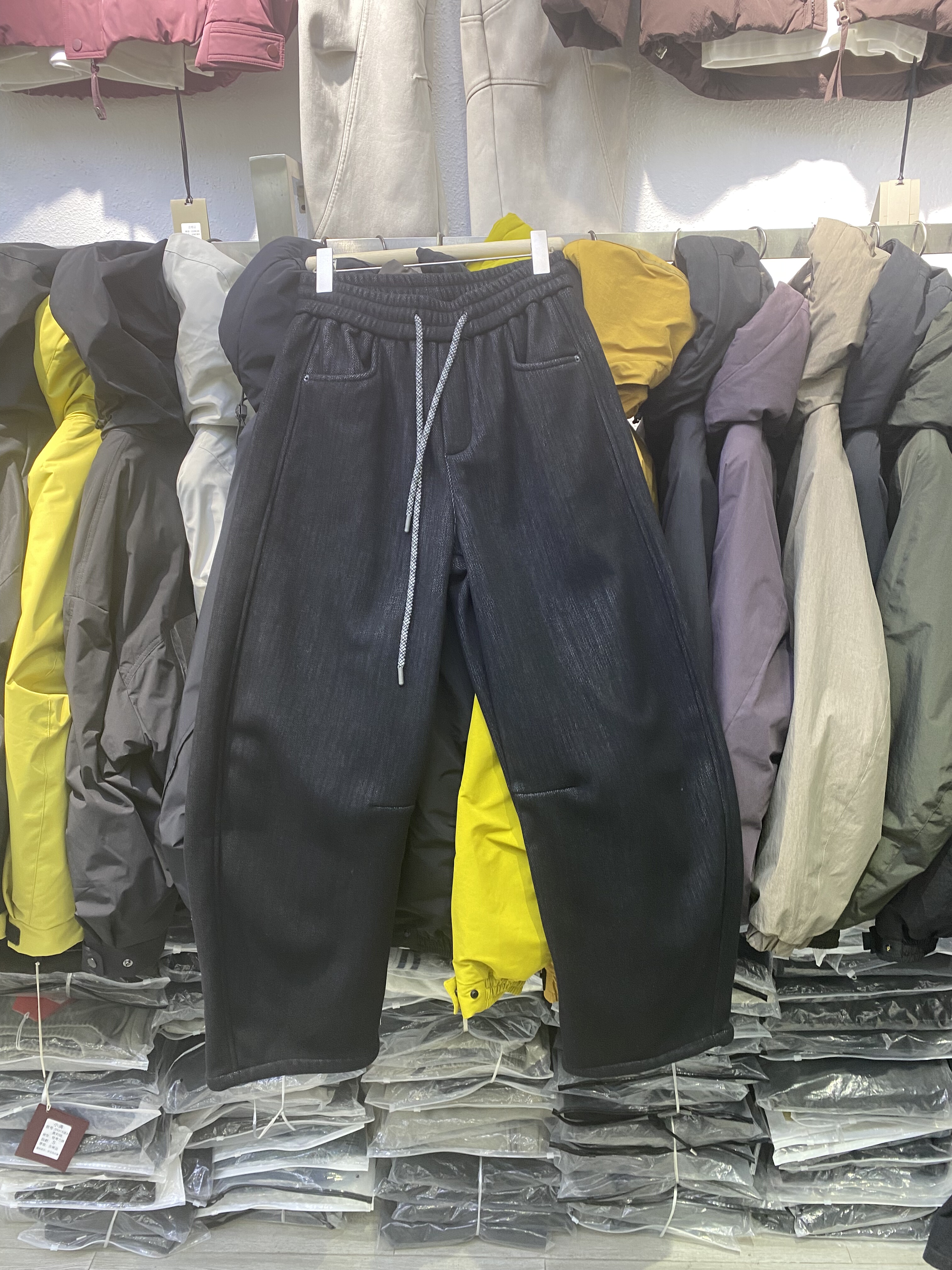 实体爆款雪绒冬季男加绒保暖卫裤松紧腰抽绳直筒休闲裤百搭阔脚裤