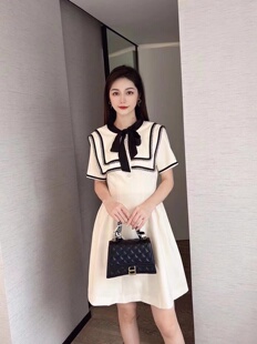 AURORA2024年春夏法式名媛时尚气质淑女风系带遮肉减龄公主连衣裙