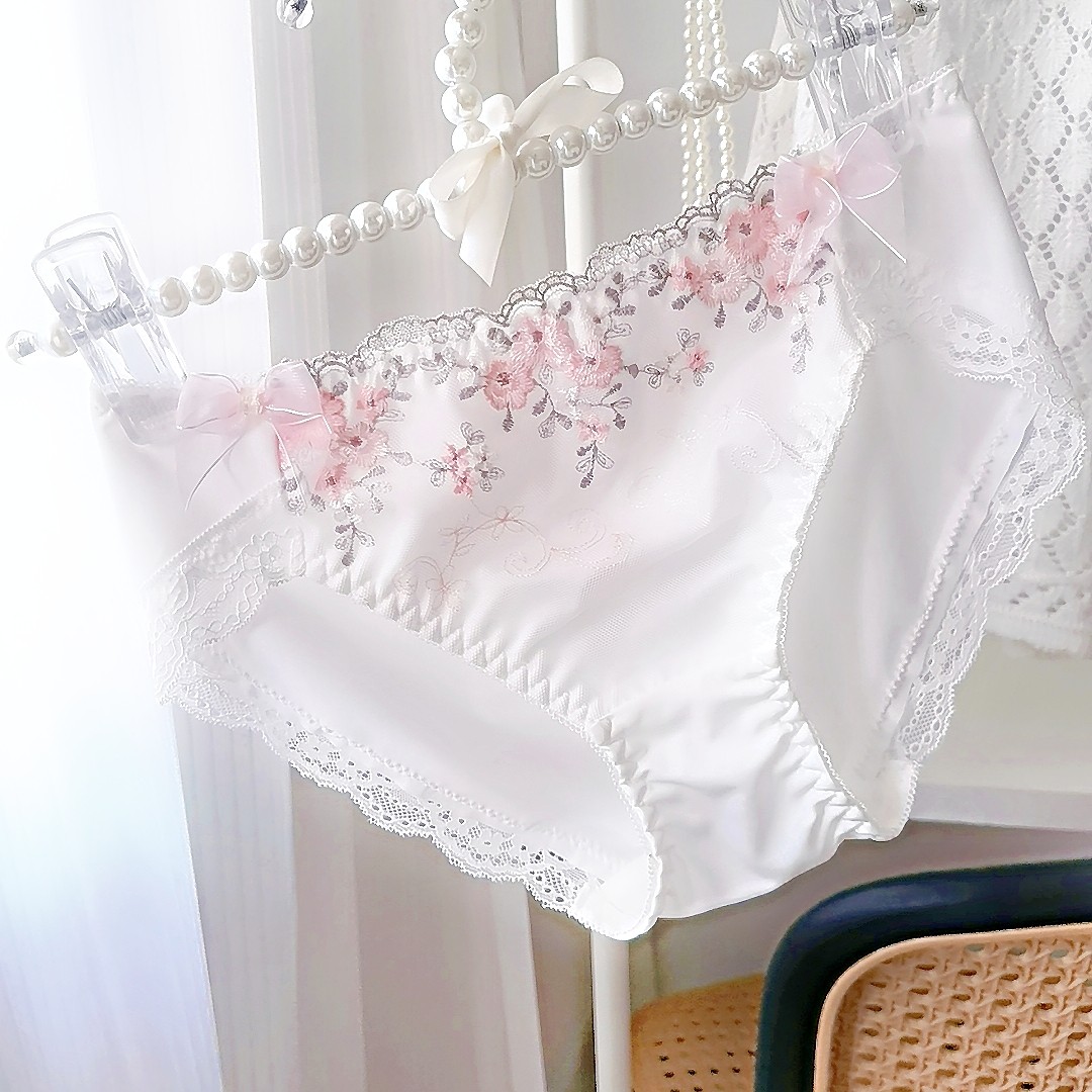 日系甜美刺绣花朵蕾丝边低腰内裤女纯欲高开叉性感女士三角裤,女士内衣/男士内衣/家居服,女三角裤,淘宝优惠券,粉丝福利购,淘宝优惠卷