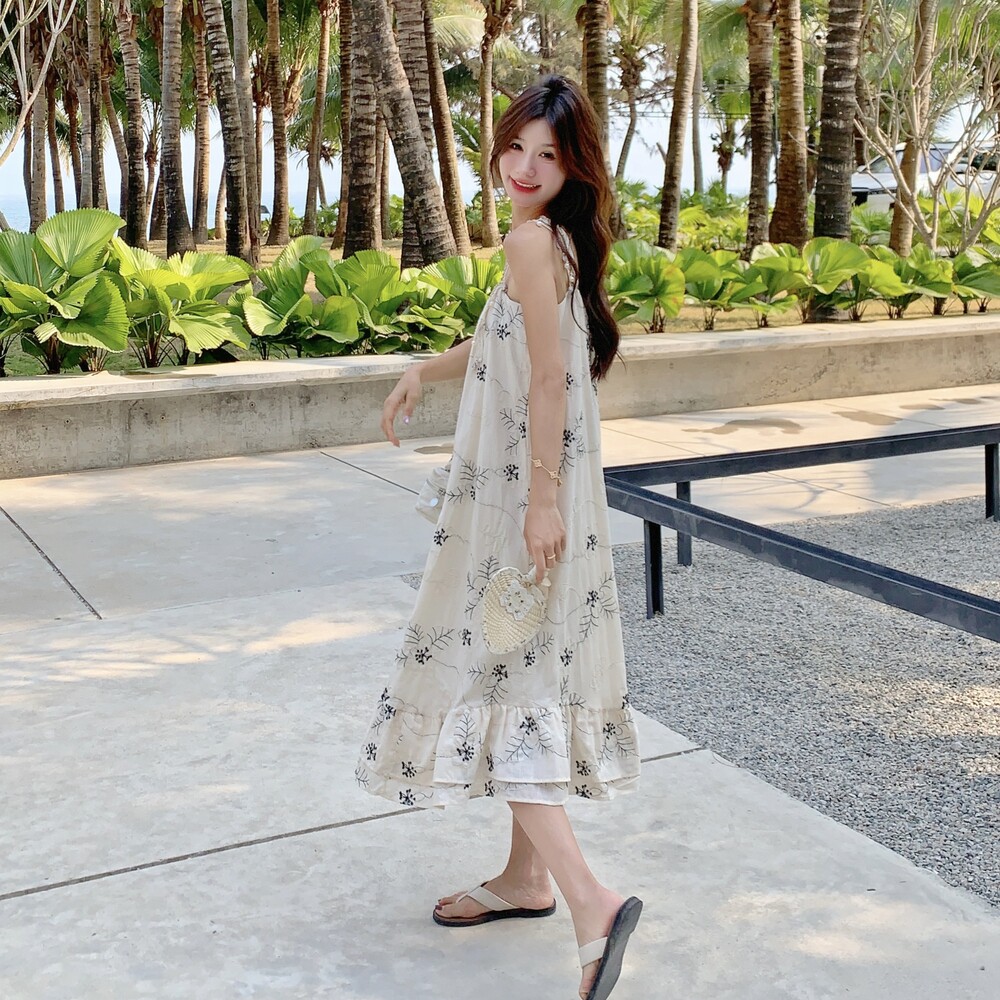 海边度假风碎花吊带连衣裙女2025夏季新款法式超好看气质绝美长裙,女装连衣裙,2C207