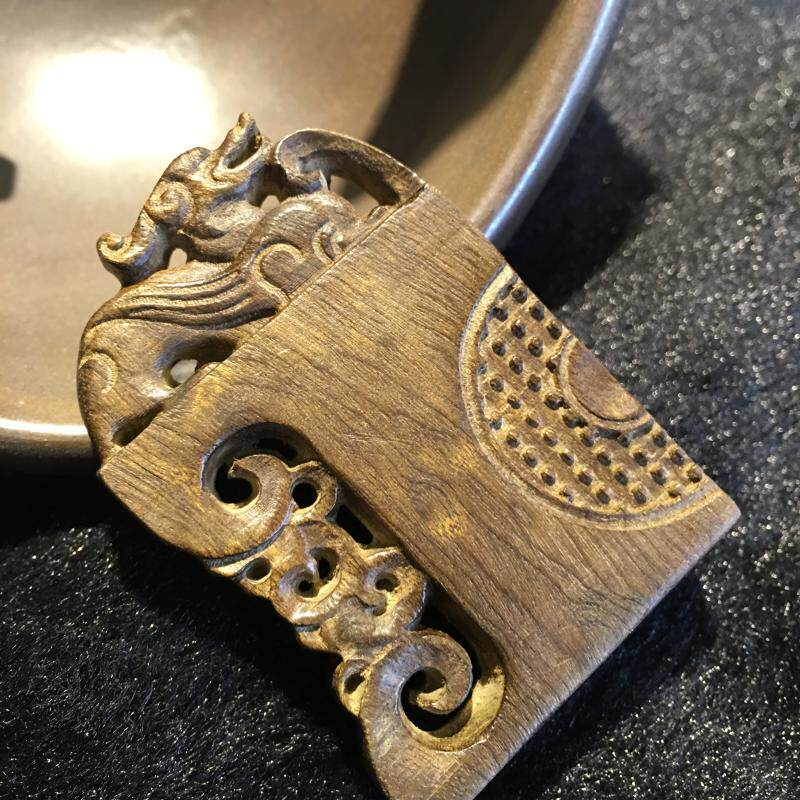 四川金丝楠阴沉木木雕雕刻汽车挂件毛衣链仿古草龙双面雕刻