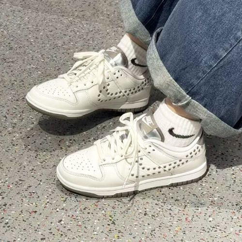 NIKE/耐克女鞋DUNK 低帮时尚百搭潮流耐磨运动休闲鞋 IU3488-133