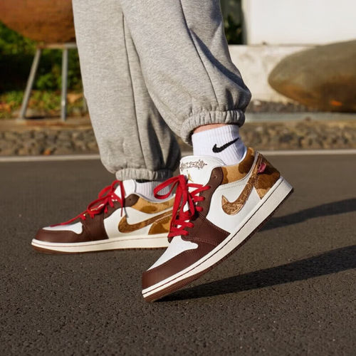 NIKE/耐克男鞋Air Jordan 1 AJ1 低帮时尚运动休闲鞋 IQ5321-121