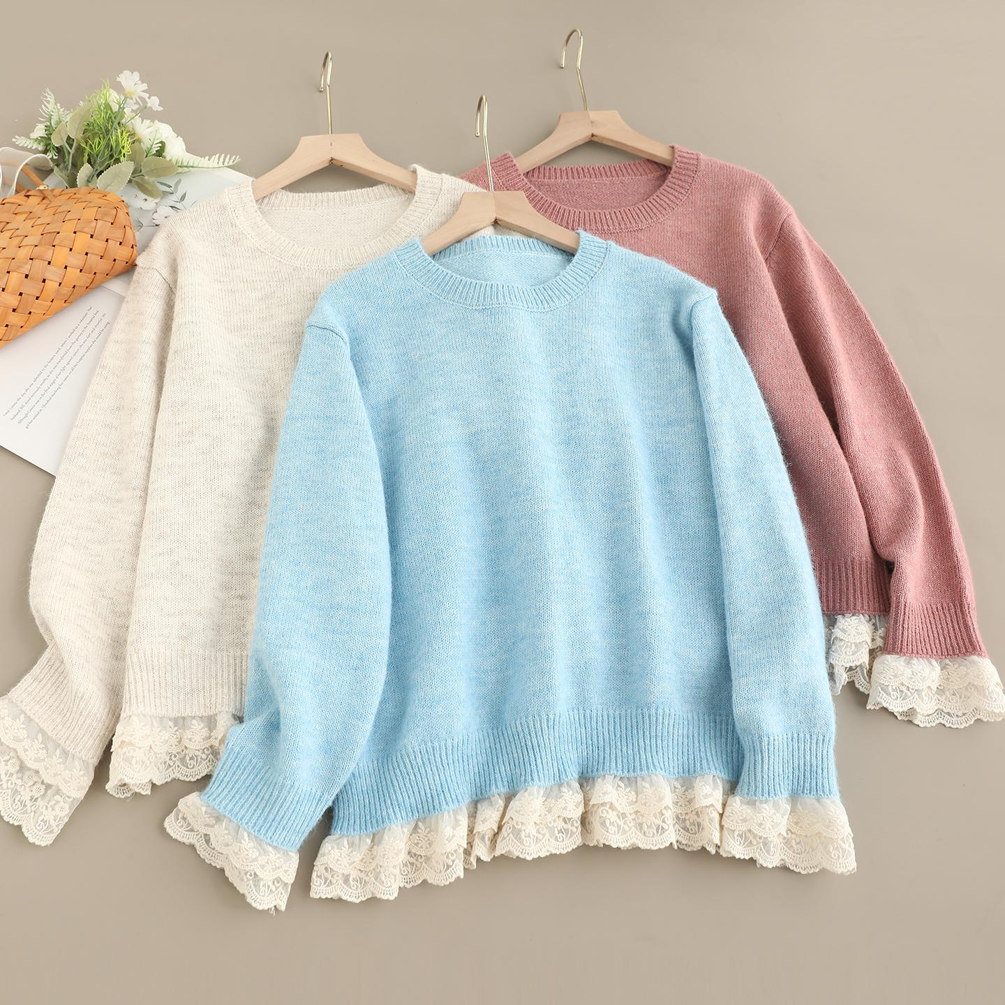 新款小清新蕾丝花边圆领毛衣女宽松百搭小清新减龄针织套头衫上衣