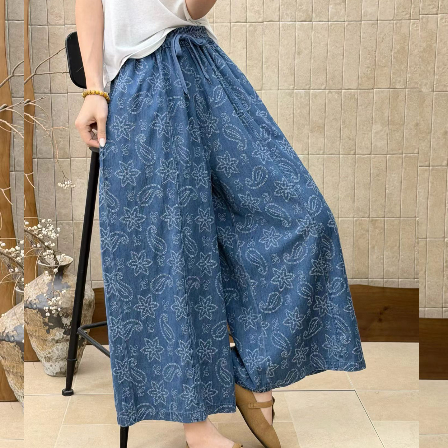 女松紧腰系带印花阔腿牛仔裤