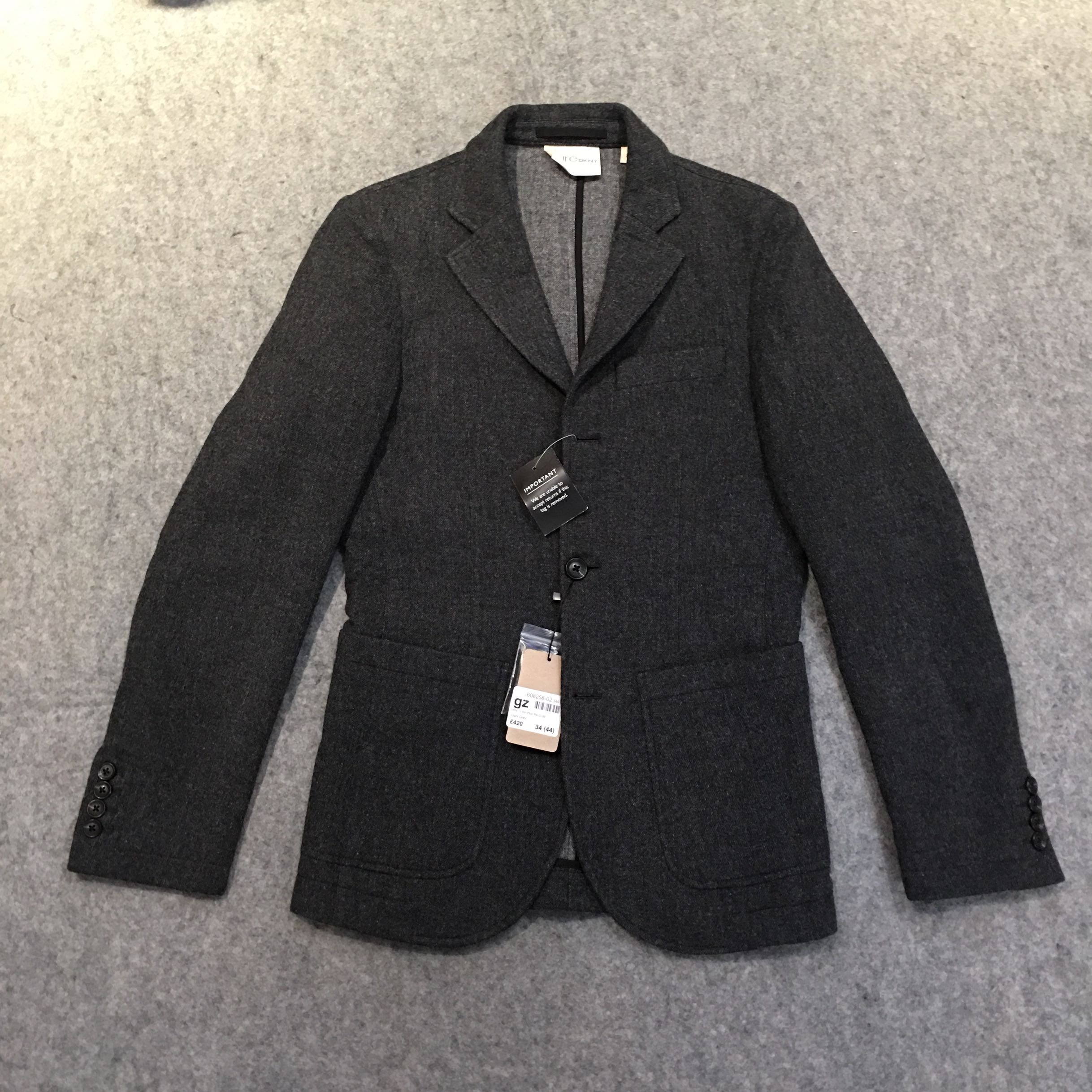 英国DKNY深灰纯羊毛呢修身小翻领单排三扣男西装外套西服