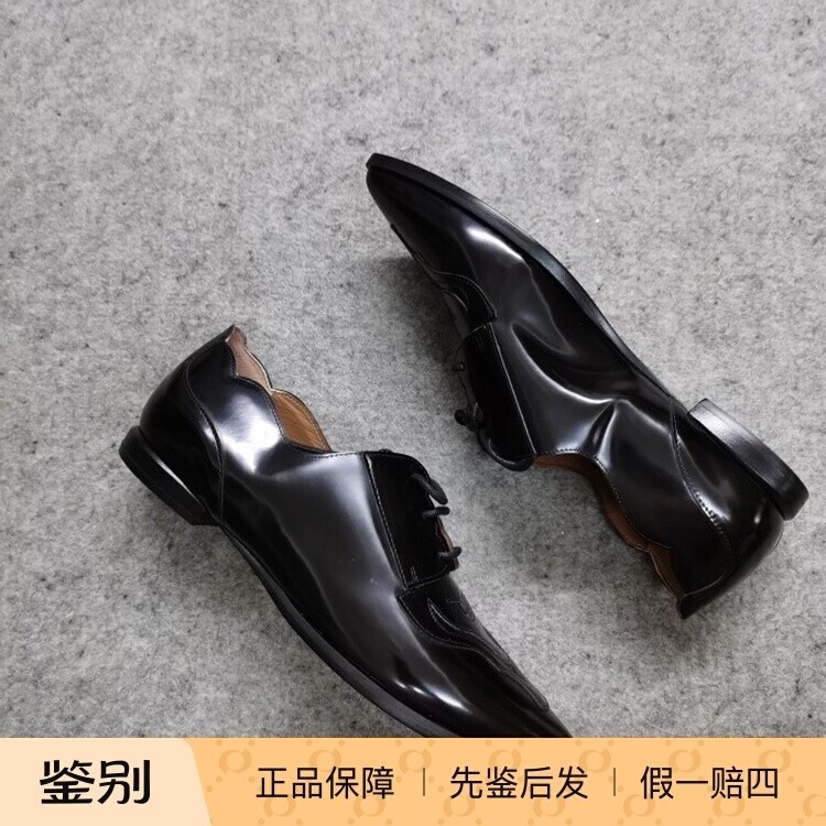 德国购新EMPORIO ARMANI黑复古雕花漆皮女尖头平底系带德比单皮鞋