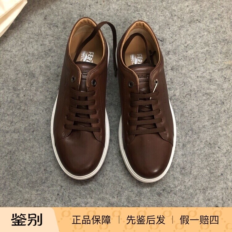德国白底棕色系带低帮休闲运动鞋