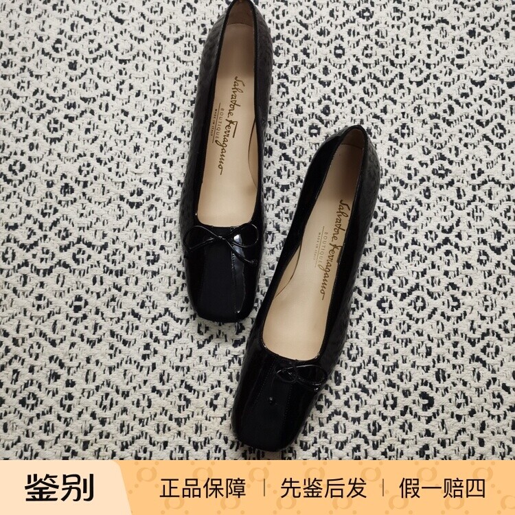 美国采购Ferragamo菲拉格慕博物馆系列黑漆皮方头中跟复古高跟鞋