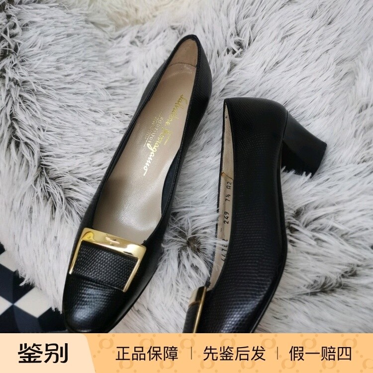 美国调货FERRAGAMO 菲拉格慕博物馆系列黑复古荔枝纹金属扣高跟鞋