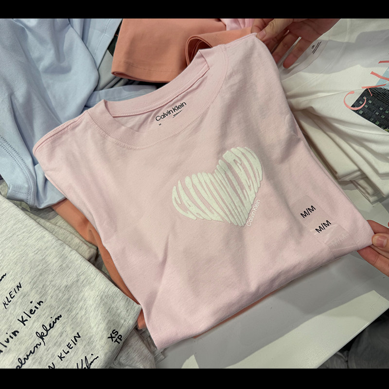 CK Calvin Klein女士新款圆领纯棉舒适休闲串标印花短袖T恤CW710