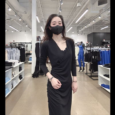 CK女士显瘦收腰V领连衣裙