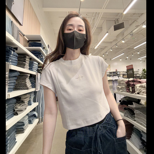 CalvinKlein女士圆领短袖T恤