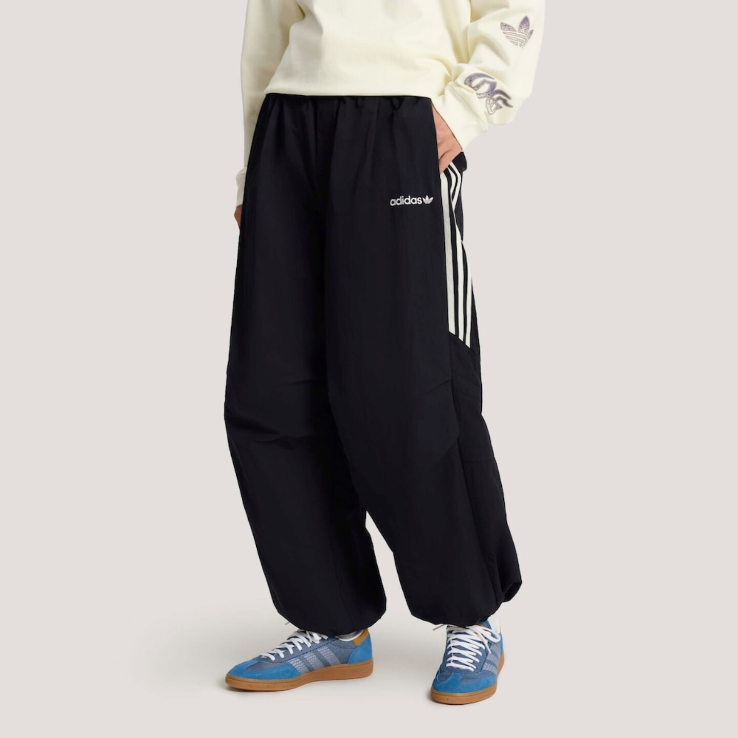 阿迪达斯宽松梭织运动裤KR2607