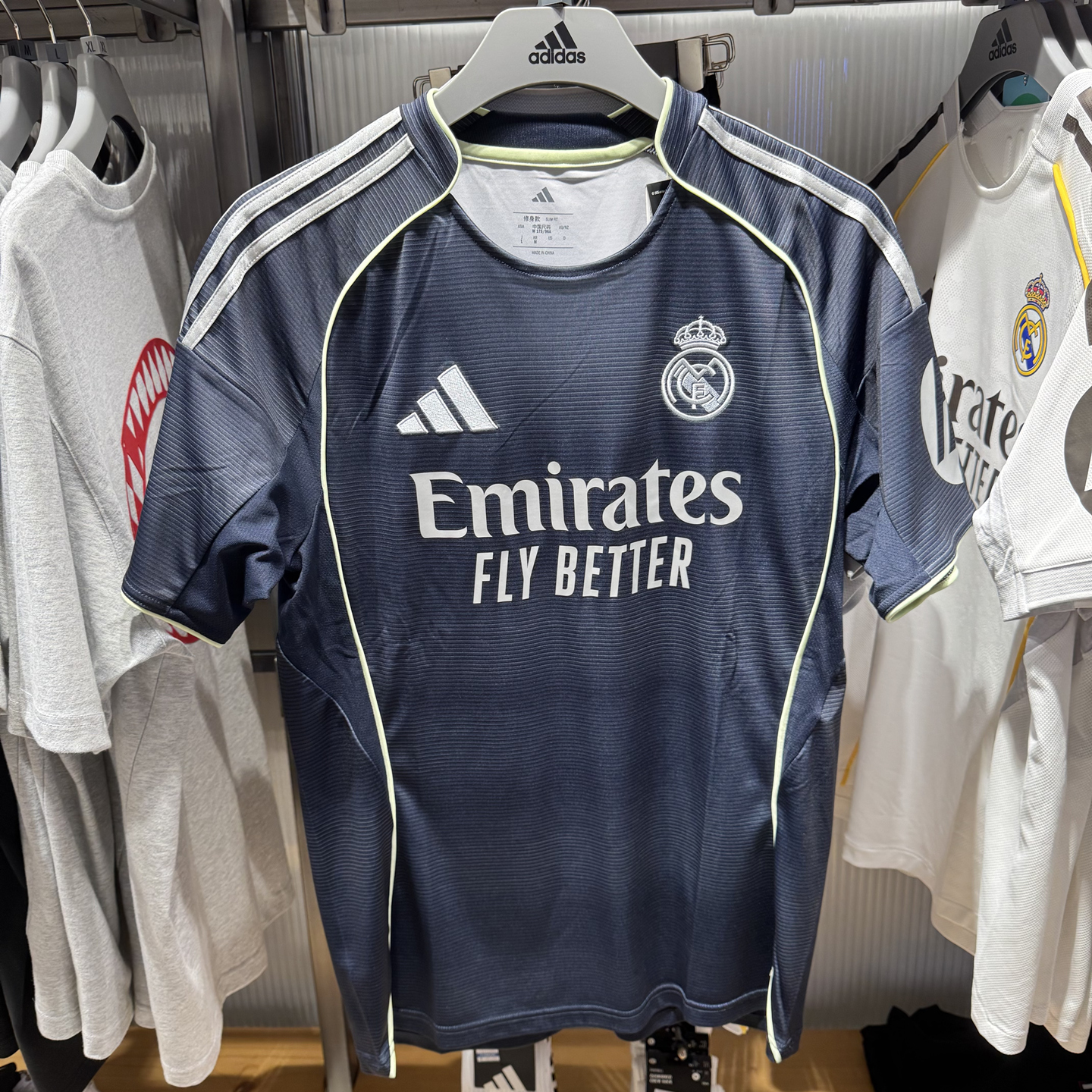 Adidas阿迪达斯25-26赛季皇马客场球迷版透气短袖足球服JJ4182