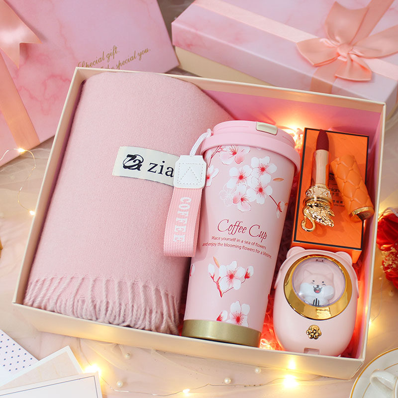 情人节礼物送女朋友生日礼物实用女生老婆高颜值暖心围巾手套惊喜