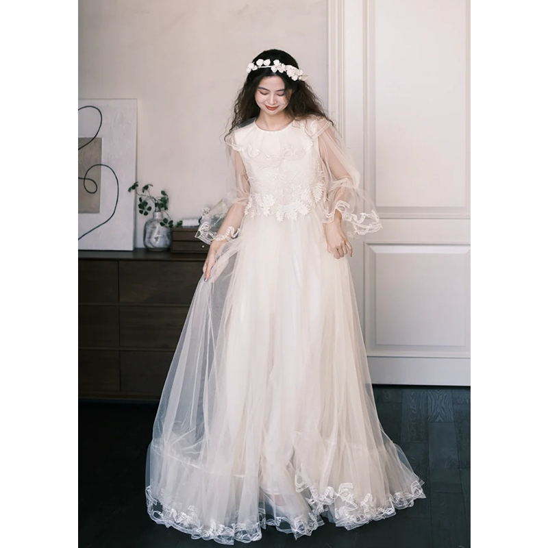 法式轻奢仙女风轻婚纱香雪球小拖尾绝美长袖高级感蕾丝新娘礼服裙