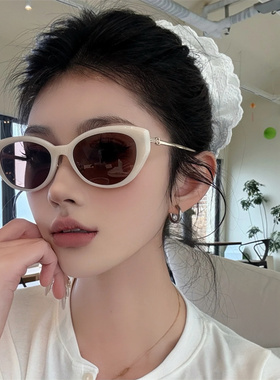 猫眼素颜小框眼镜时尚凹造型