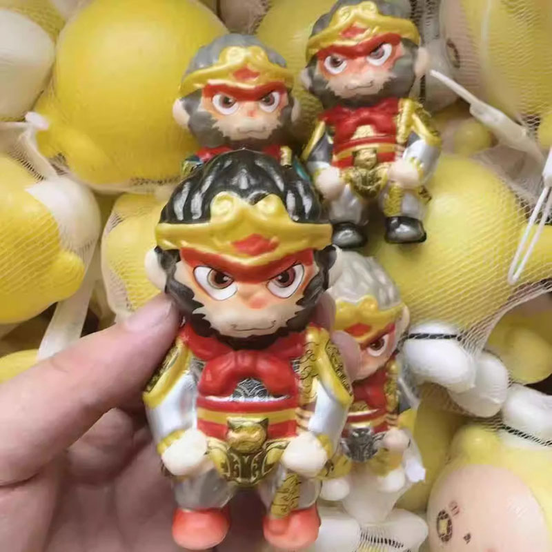 可爱办公摆件潮玩手办女生按按乐