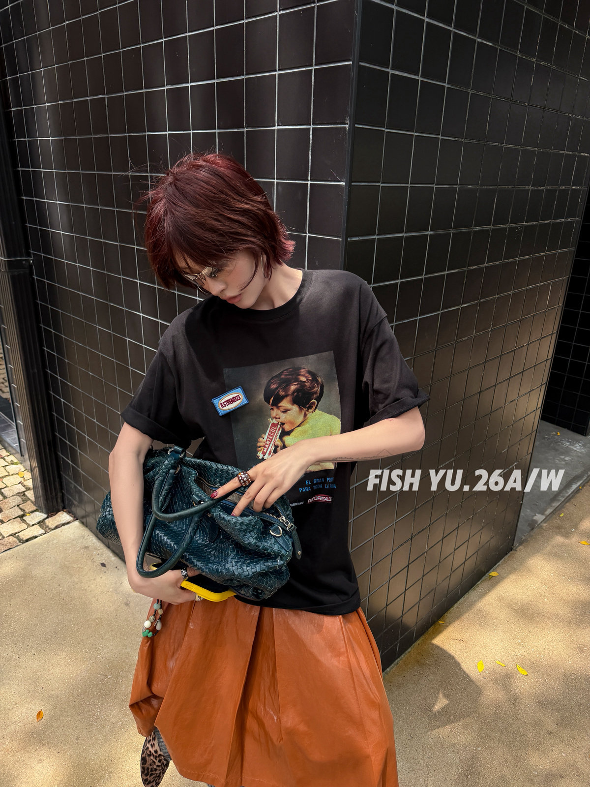 FISH YU美式复古饼干小男孩+立体小标宽松圆领短袖T恤26563