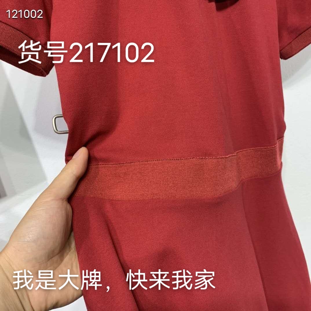 中腰针织连衣裙