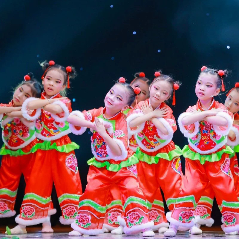 元旦儿童喜庆演出服小梦娃开门红喜庆打鼓服盛世欢腾红灯笼舞蹈服