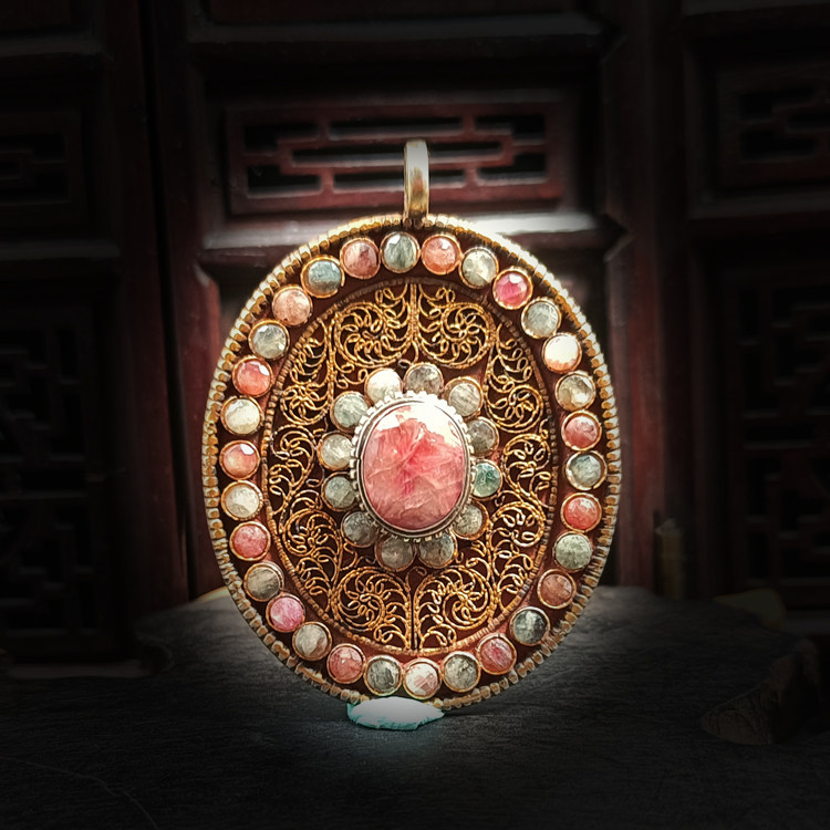 925纯银镀金坛城嘎乌尼泊尔手工艺制品镶天然宝石佛像藏传配饰