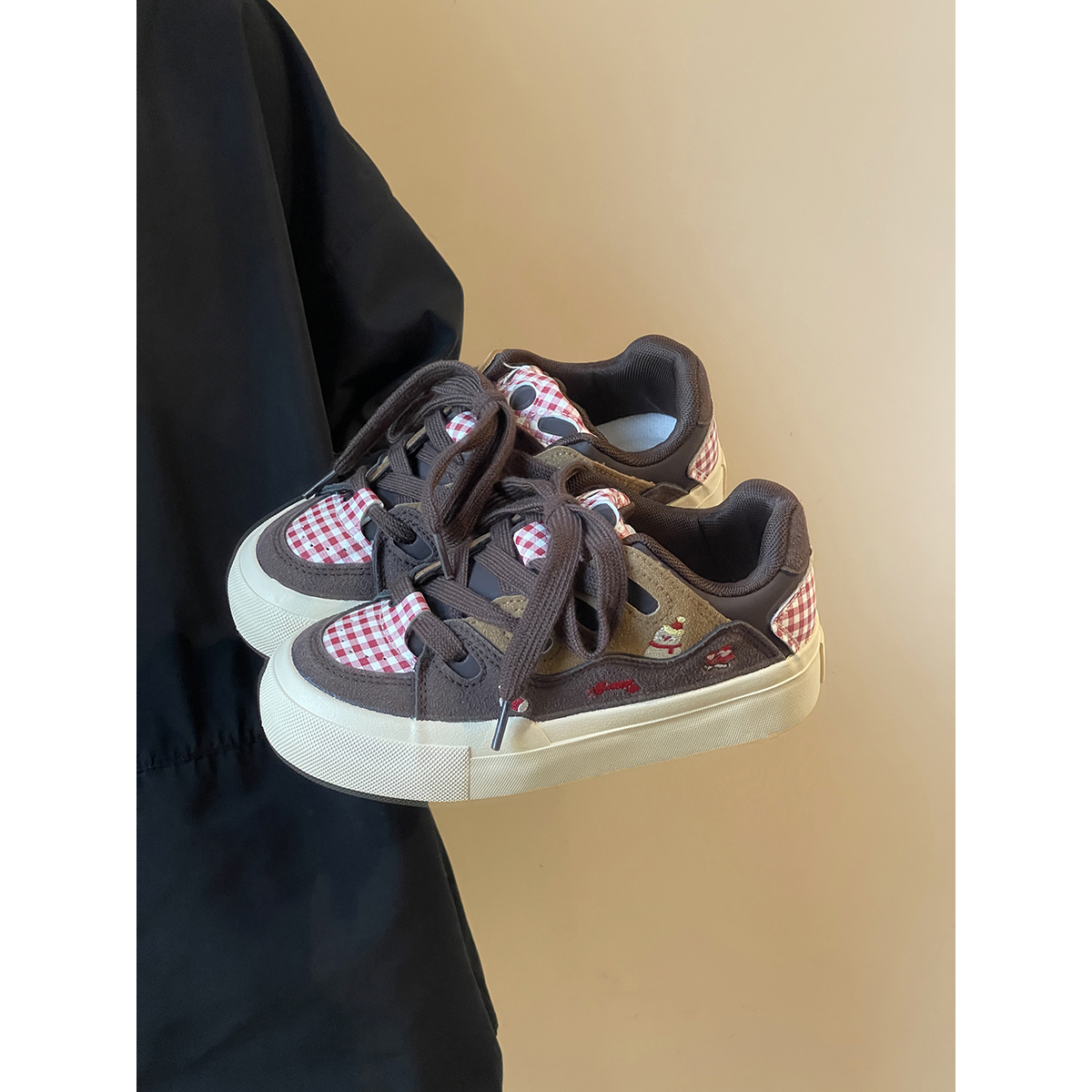 路十三美式复古厚底女鞋2025春秋爆款ins休闲板鞋百搭学生面包鞋