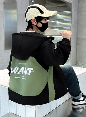 男童外套2025春装新款儿童春秋款帅气冲锋衣男孩时髦夹克百搭风衣