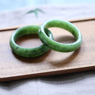 《碧林青旧竹》天然和田玉俄料老料乌兰海苹果绿平安手镯56圈