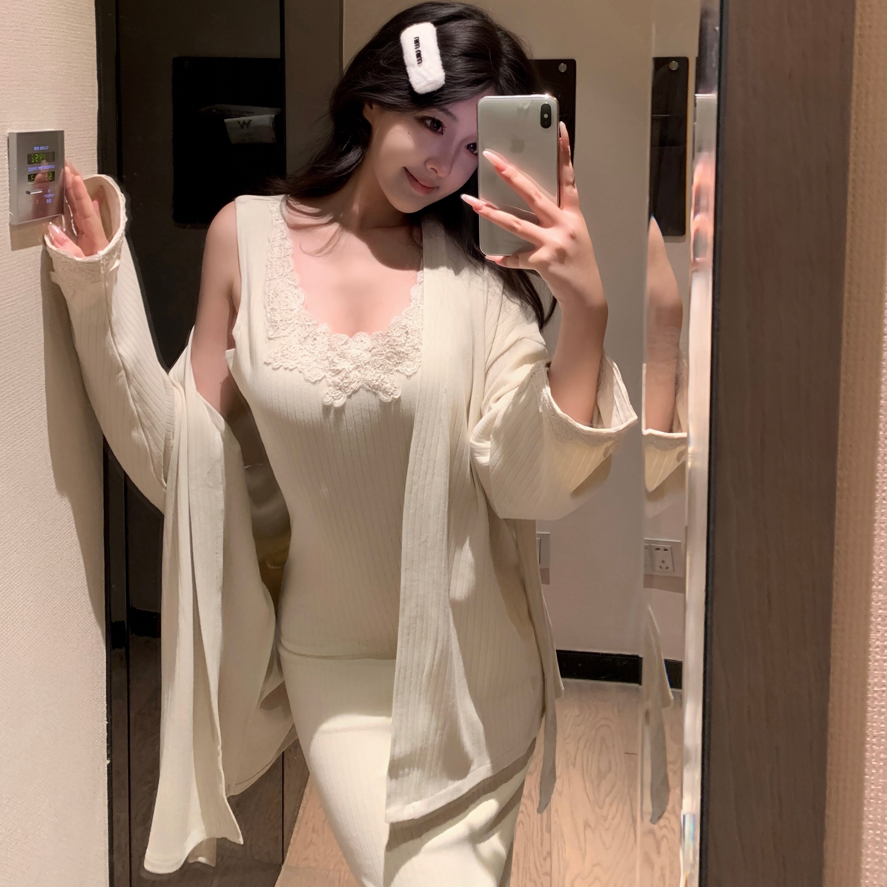 甜妹网红风纯欲吊带睡裙女两件套冬季新款仿羊绒保暖睡衣蕾丝睡袍