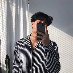 韩版黑白条纹衬衫男宽松衬衣港风长袖外套学生寸衫帅气春季休闲潮