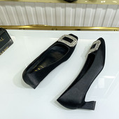 鞋 rv水钻方扣单鞋 43大码 百搭通勤大码 女真皮方头中跟绸缎浅口女鞋