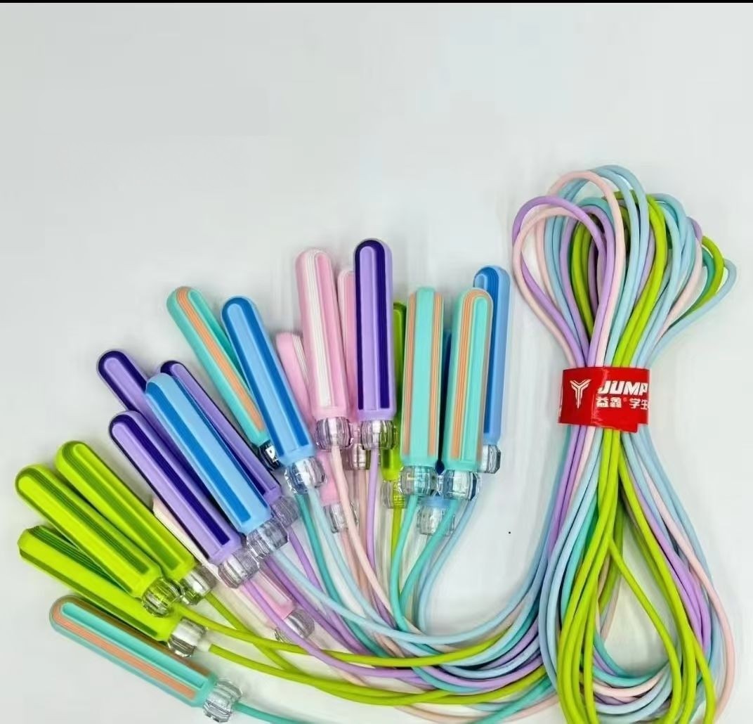 跳绳中小学生儿童运动健身减肥可调节塑料跳绳训练青少年不打结