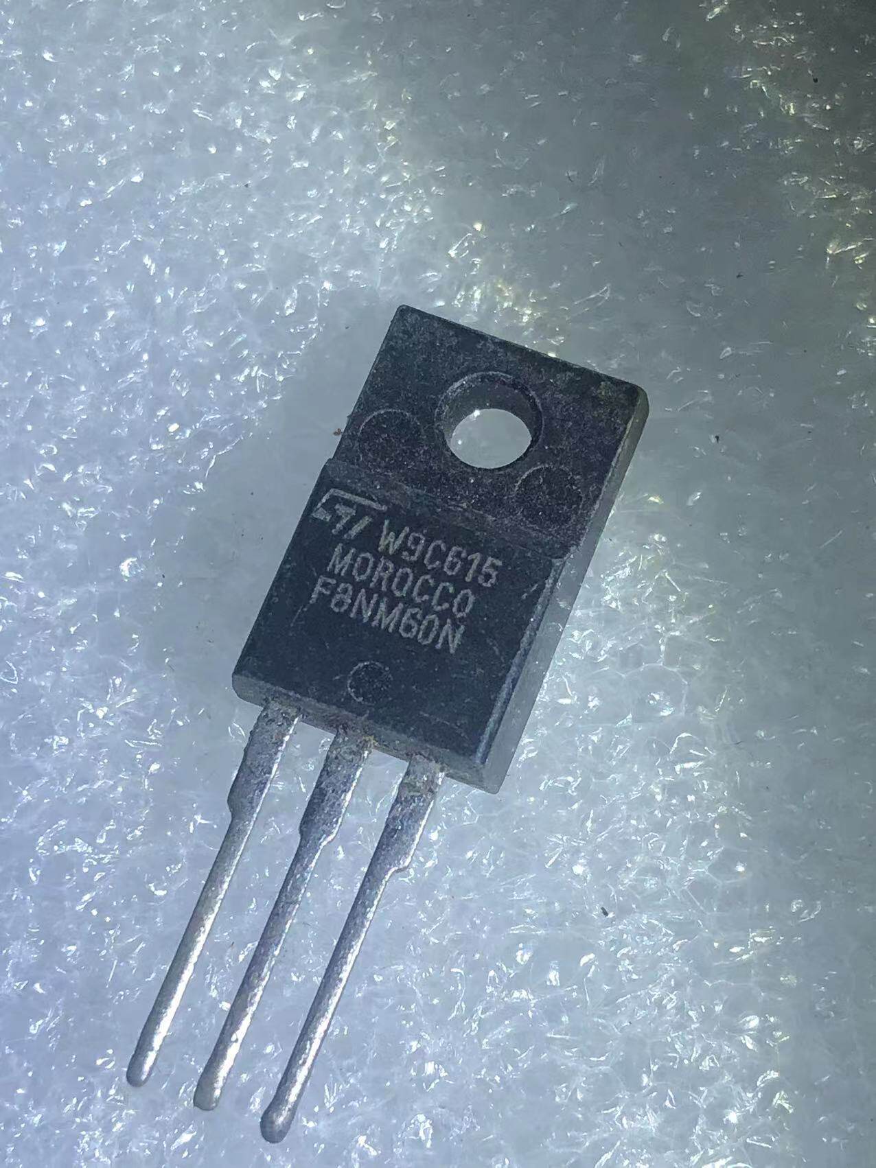 f8nm60n全新现货 mos场效应管to-220f 实图拍摄 可直拍