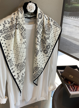 新款简约白色多功能披肩纯色极简菱形巾仿真丝屁帘凉感三角丝巾