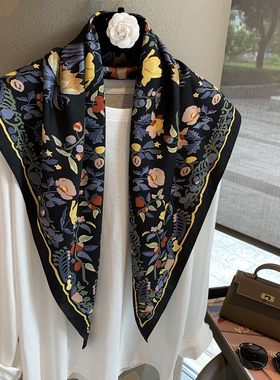 出口韩国原单少量~复古老钱风时髦丝巾印花三角巾屁P帘叠穿配饰