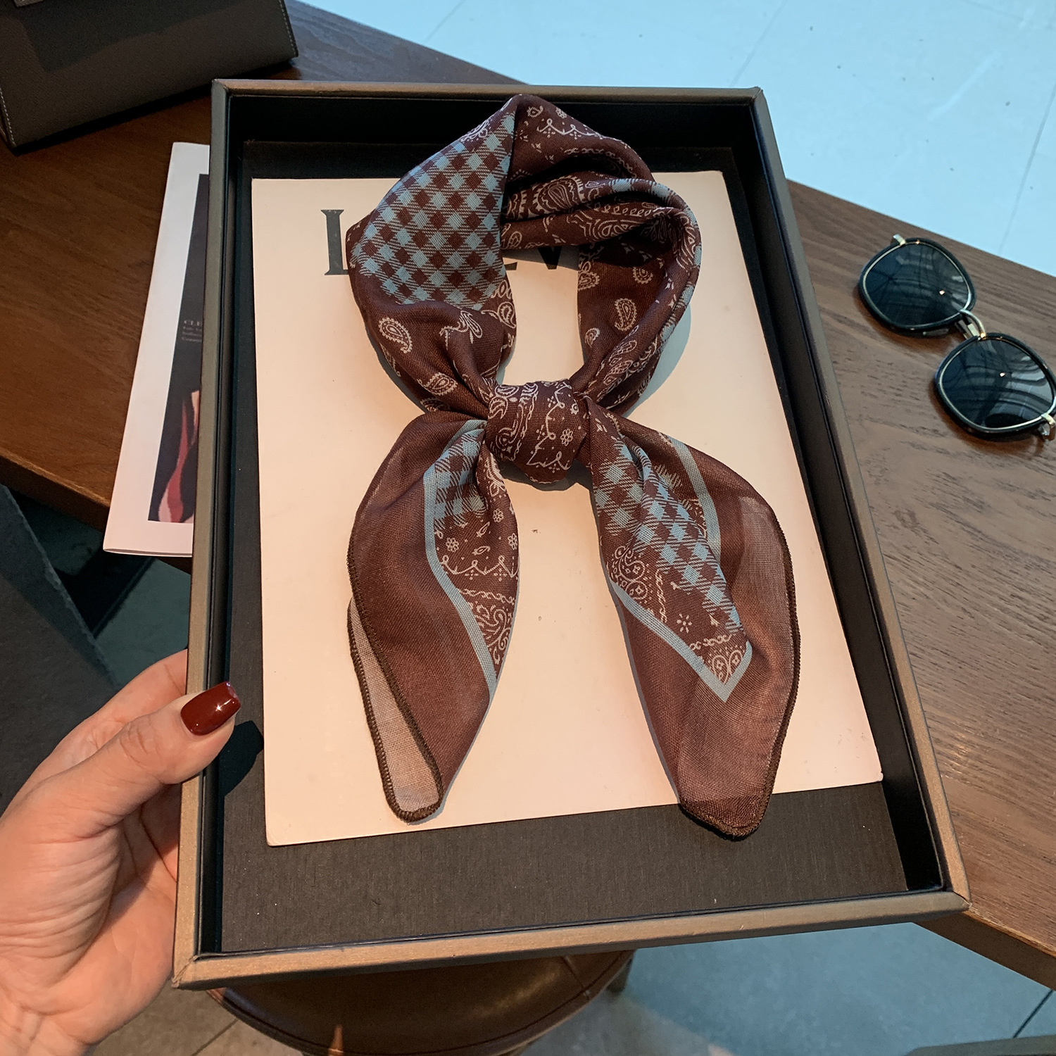 韩系可可棕格子棉麻小方巾女新款薄款透气百搭小丝巾装饰领巾发带