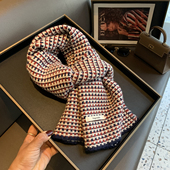 2025韩版 百搭红蓝格长方形保暖披肩高级感 海盐费尔岛围巾女冬季