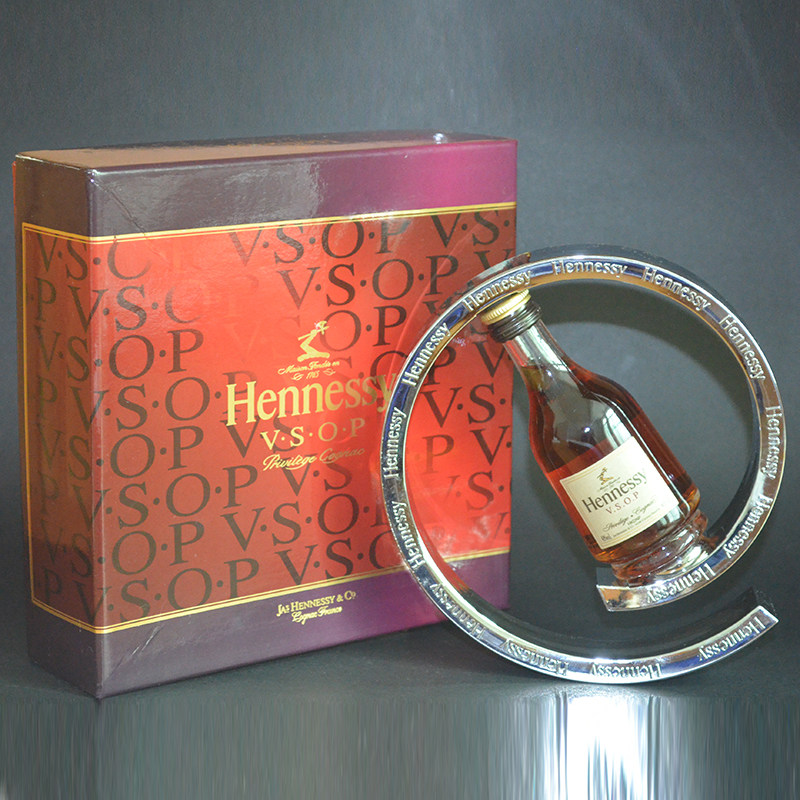 洋酒小酒版轩尼诗50ml架子瓶子玻璃小瓶塑料架子迷你摆设装饰收藏