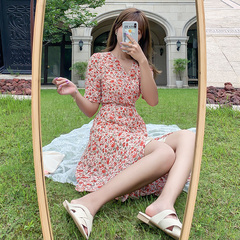 Take a real picture of 2020 new style French retro style thin V-neck elegant floral skirt dress female summer