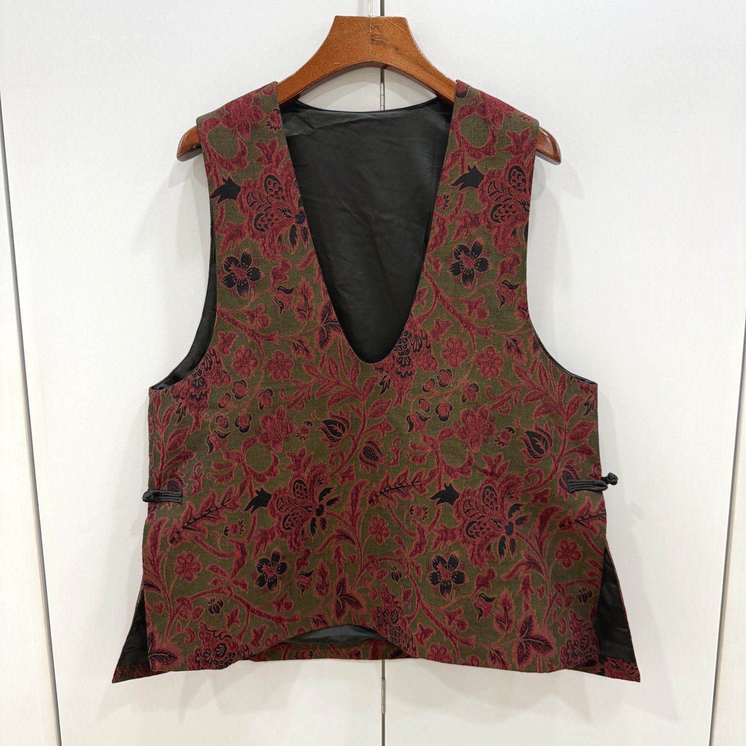 8892欧洲站25春侧盘扣半开深V领桑蚕丝提花国风洋气马甲罩衫背心,女装/女士精品,上衣,淘宝优惠券,粉丝福利购,淘宝优惠卷