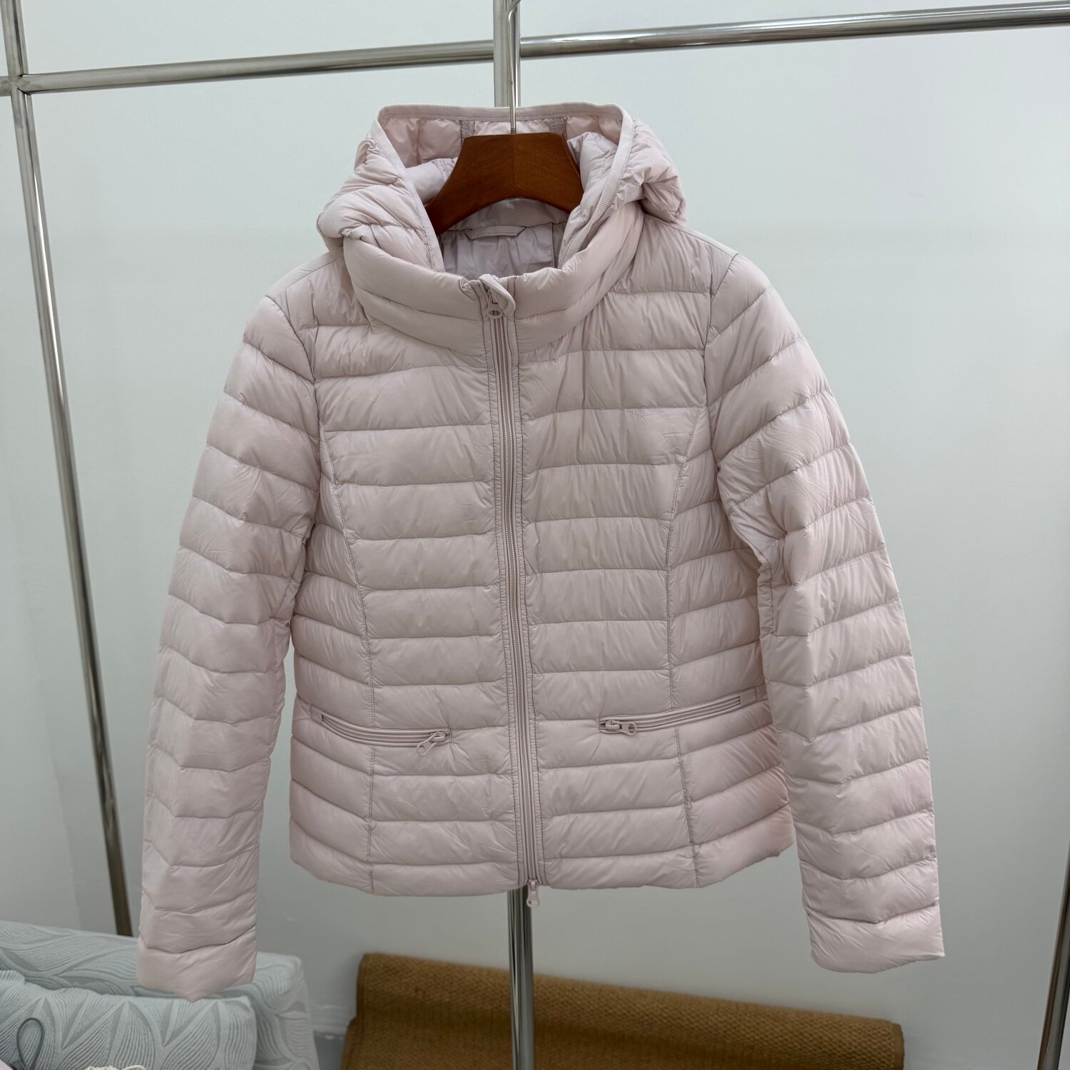 8811欧货排骨条羽绒服女短款连帽轻薄显瘦小个子95鸭绒保暖外套冬