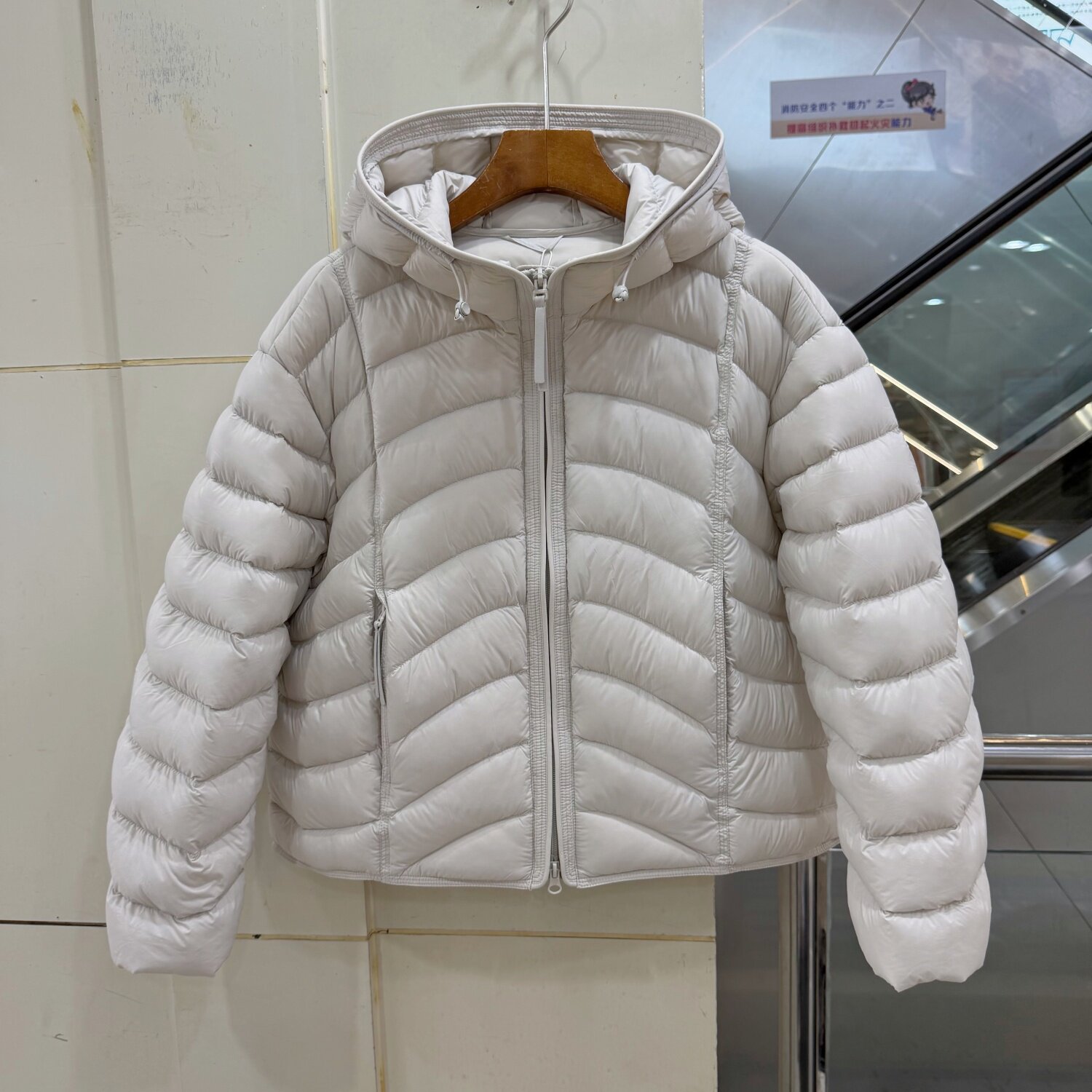Q53212欧货连帽短款泡芙羽绒服女排骨条90鸭绒小个子保暖外套冬装